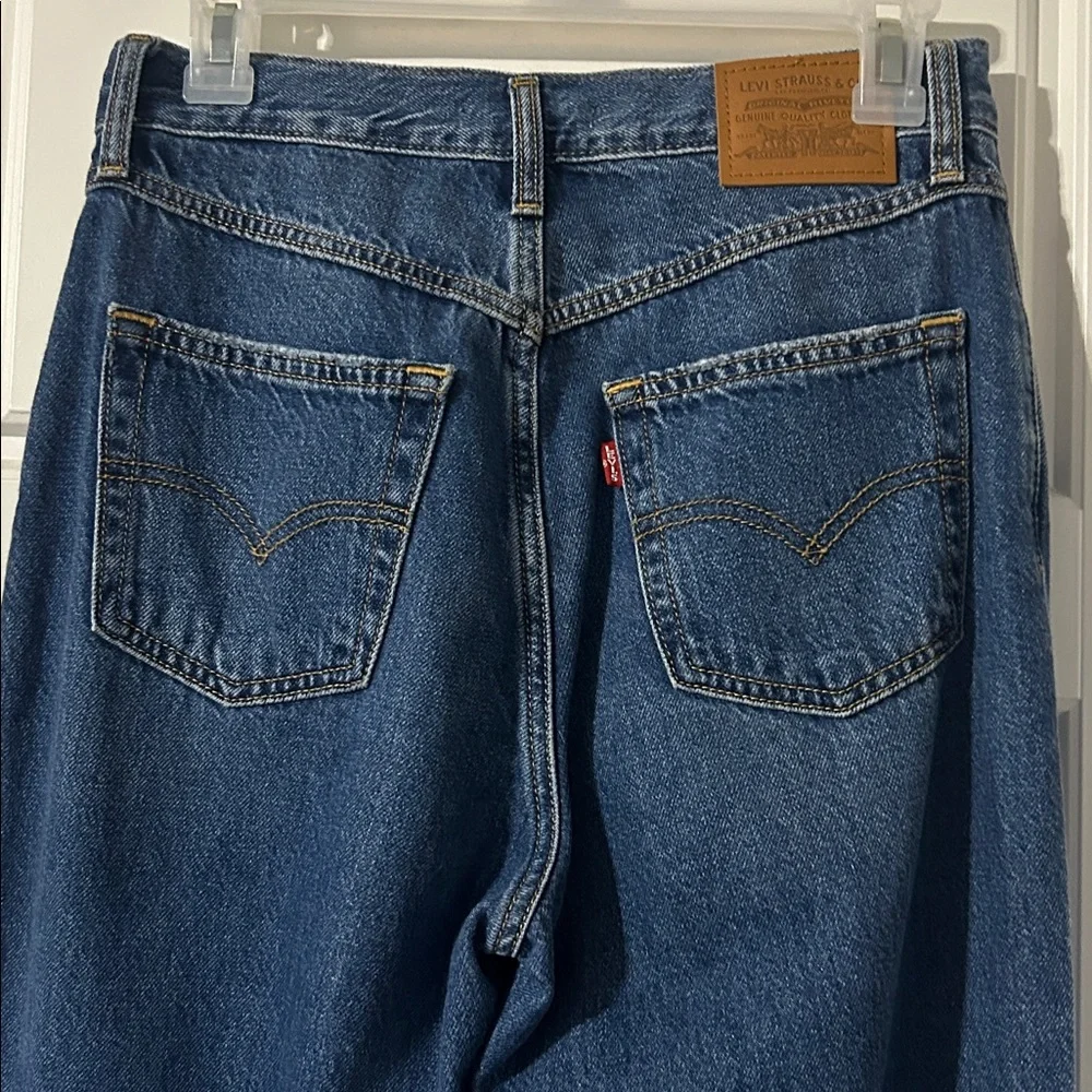 Levi’s High Rise Mom Jeans - Picture 7 of 12